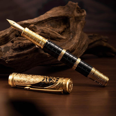 Close-up of the Hongdian D5 Qin Dynasty 14K gold fountain pen nib