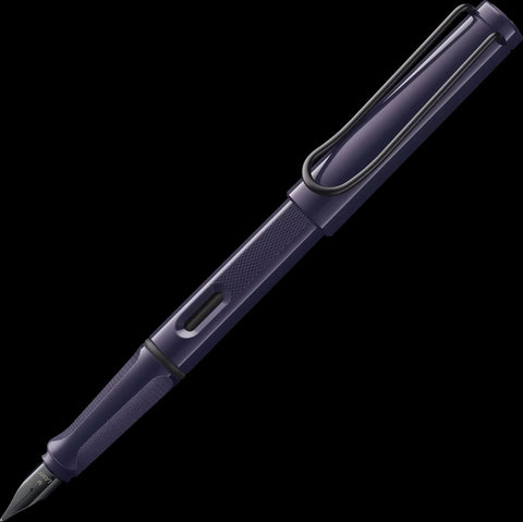 Close-up of the textured body and ink window on a LAMY Safari 2026 fountain pen