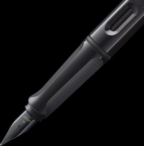 LAMY Safari 2026 Meteorite black fountain pen with textured finish