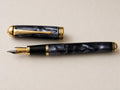 Hero Doctor vintage fountain pen in grey acrylic with a 14K gold nib