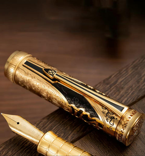 Hongdian D5 Qin Dynasty black fountain pen with ornate armor-inspired metalwork